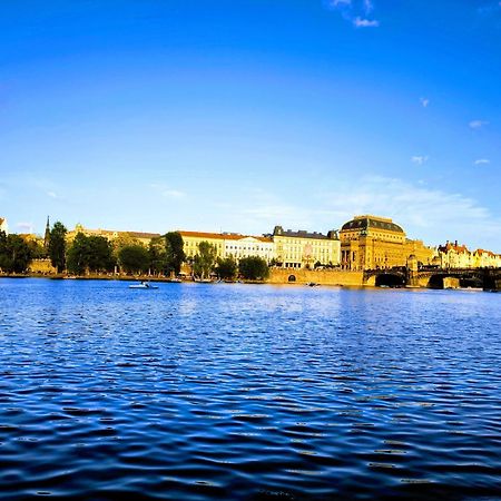 Appartamento Valentinka Minutes Away From Charles Bridge Praga Esterno foto