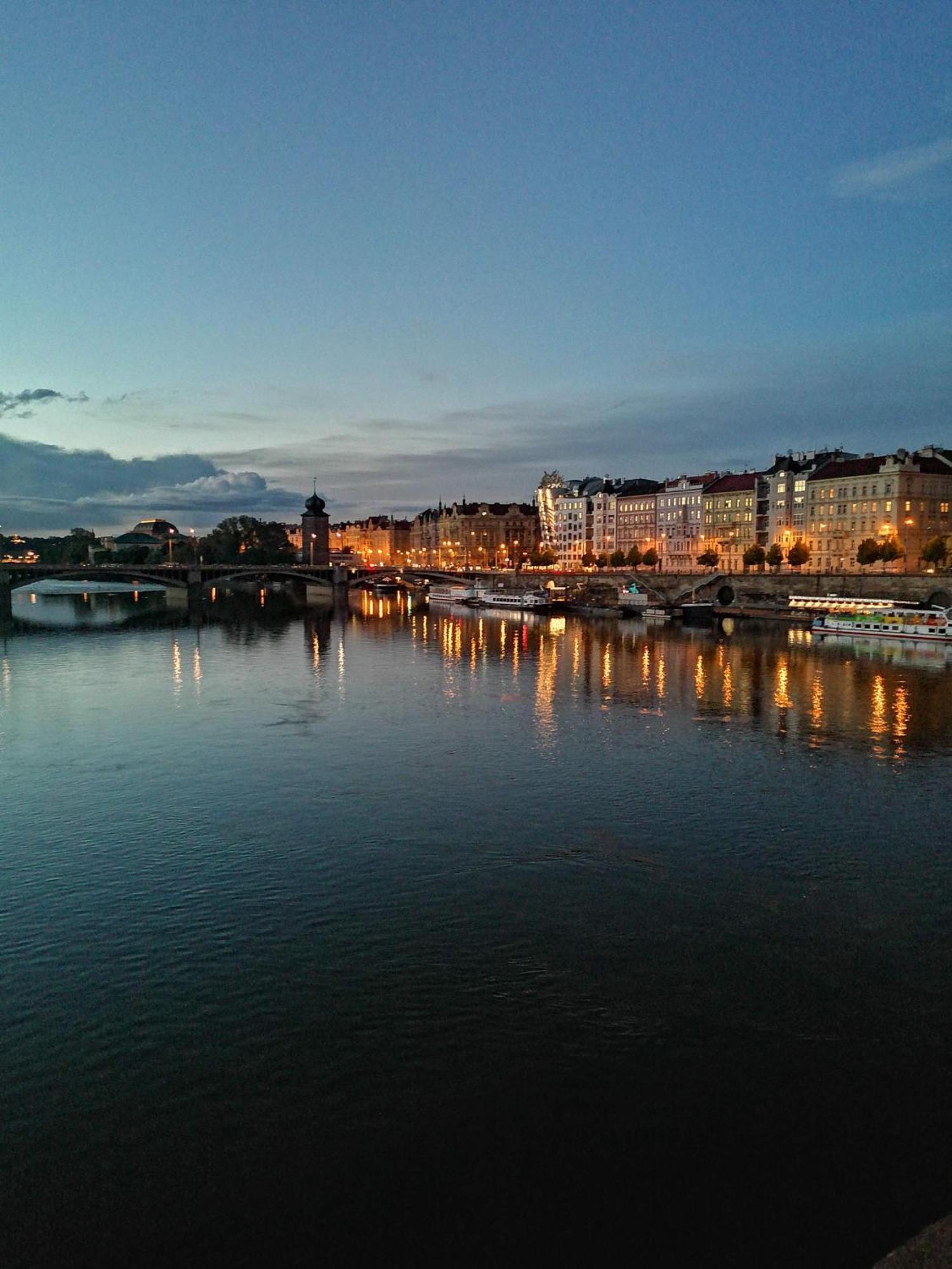 Appartamento Valentinka Minutes Away From Charles Bridge Praga Esterno foto