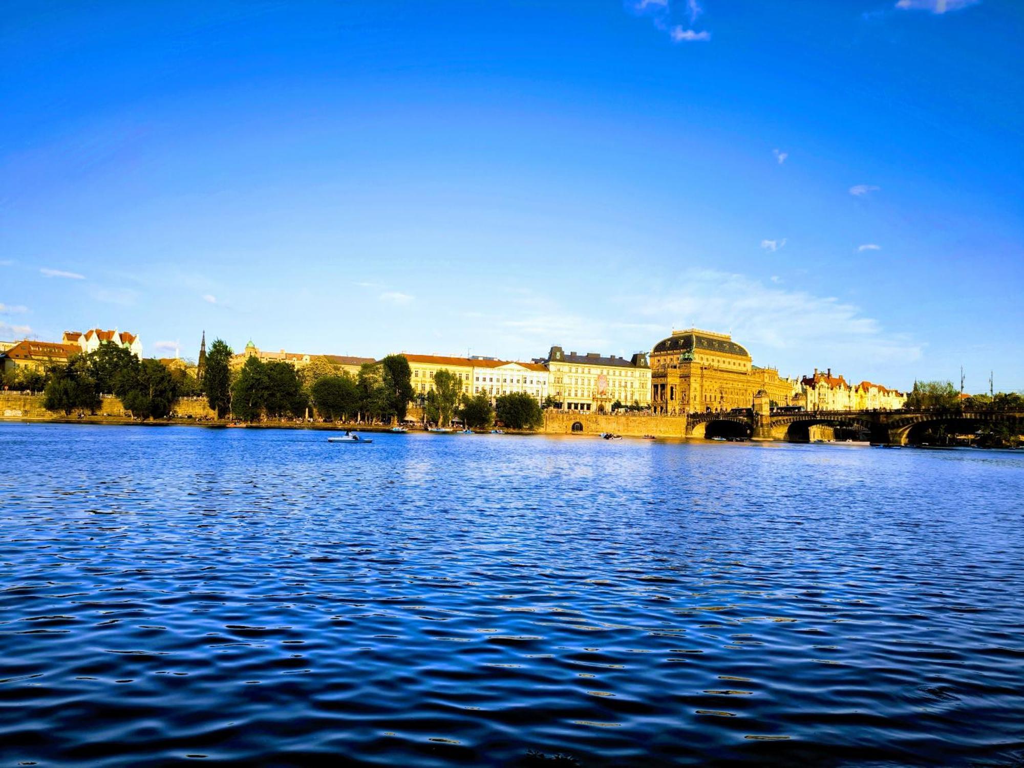 Appartamento Valentinka Minutes Away From Charles Bridge Praga Esterno foto